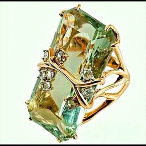 Chunky Green Beautiful Costume Jewelry Ring size 8 or 10